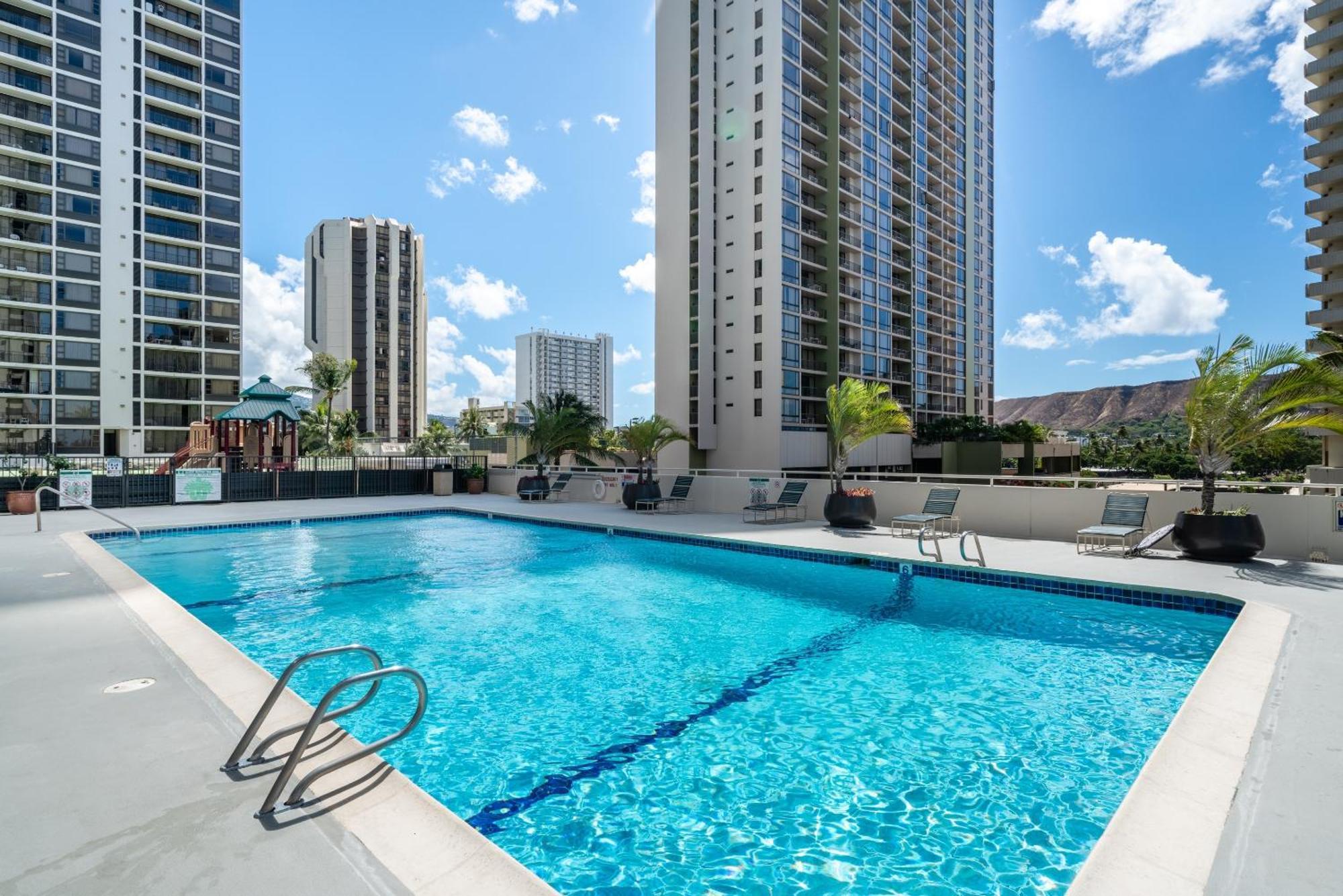 Light & Airy 8Th Floor Ocean View Condo With Lanai Condo Honolulu Buitenkant foto