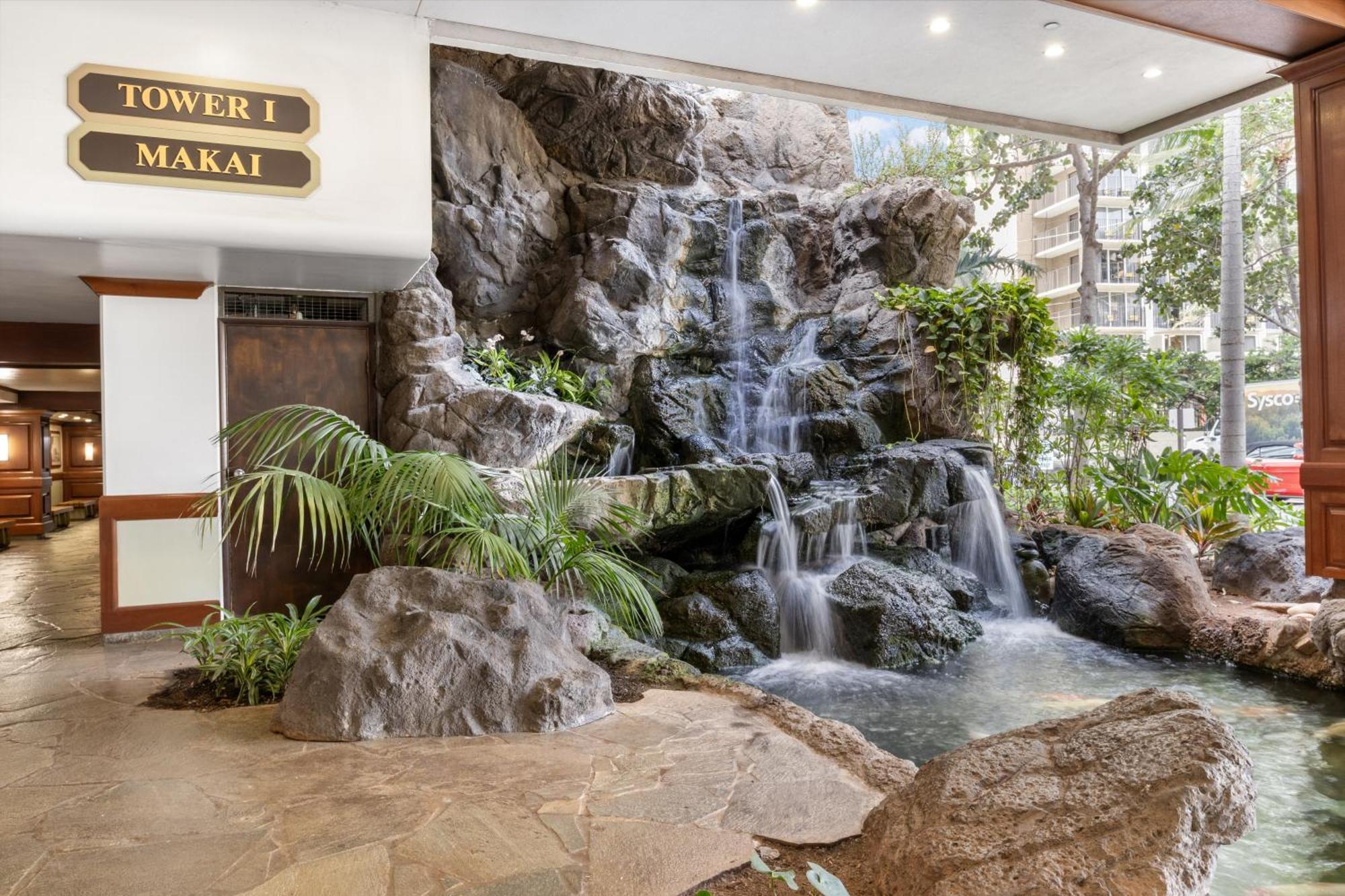 Light & Airy 8Th Floor Ocean View Condo With Lanai Condo Honolulu Buitenkant foto
